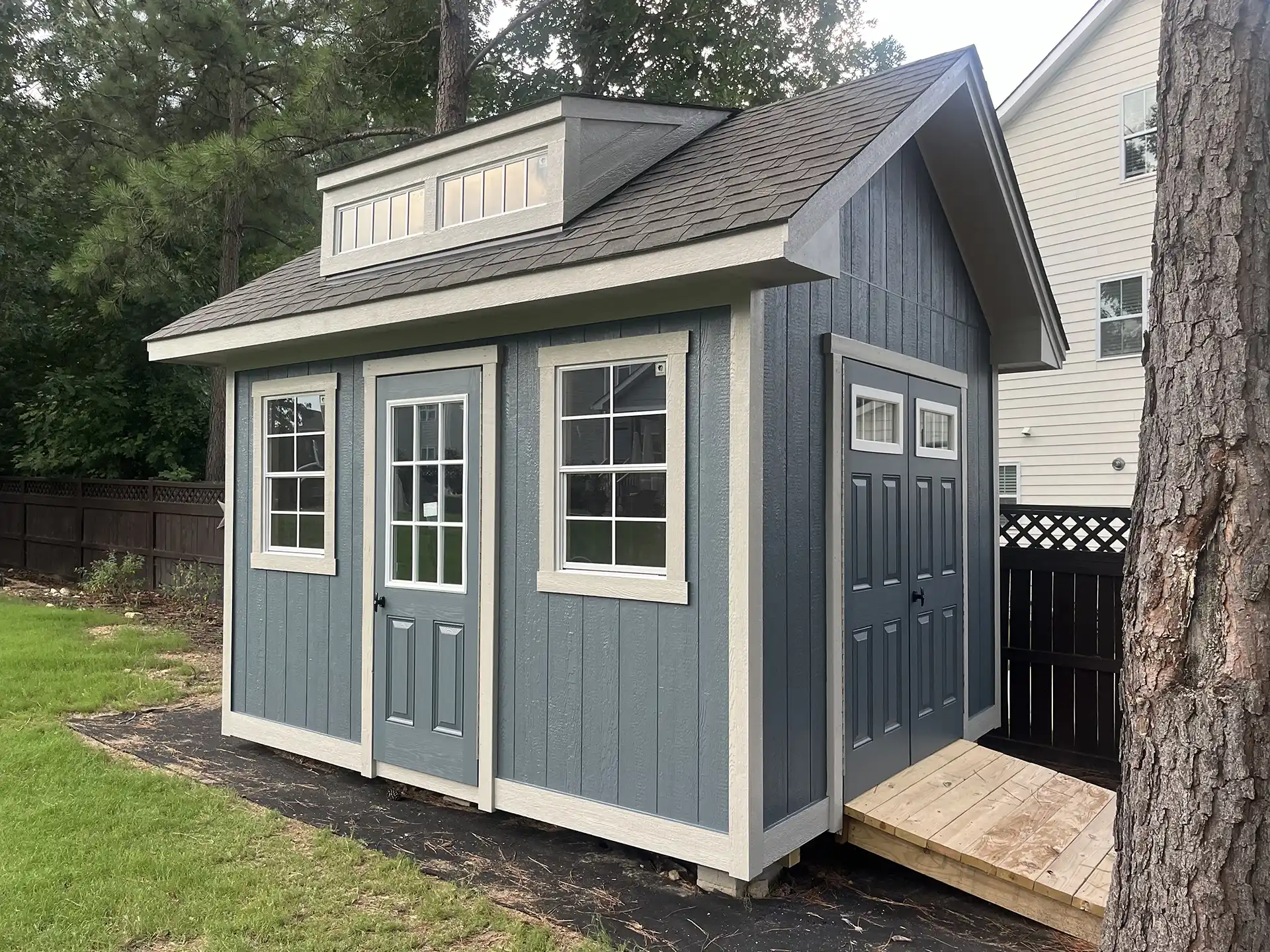 Heritage shed with dormer