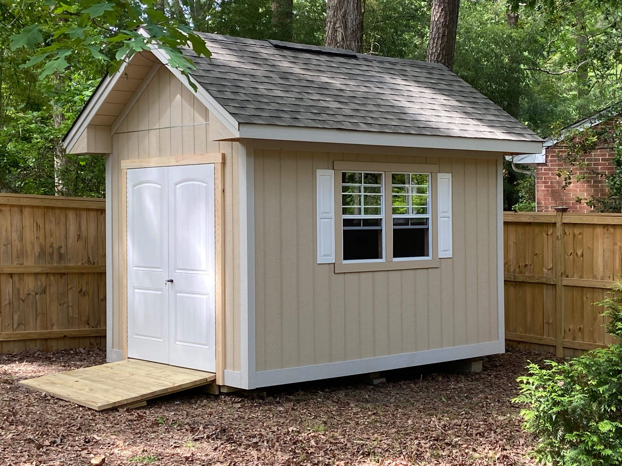 unpainted Heritage 8/12 Roof Pitch with double side window and ramp